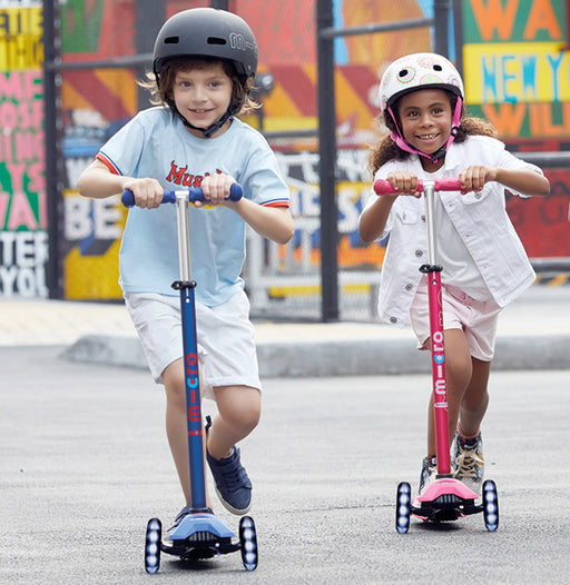 kids riding maxi micro deluxe LED kick scooter
