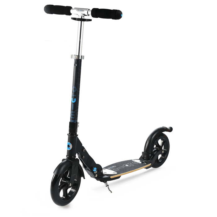 Micro Flex Deluxe 200mm kick scooter with flexible deck matt black