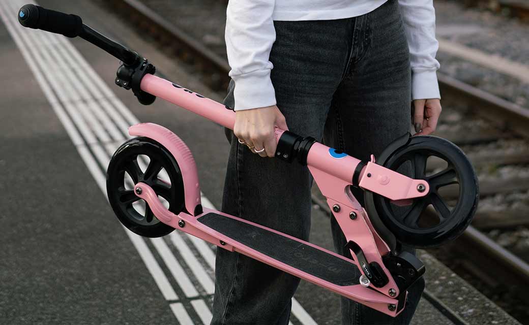 Micro Speed Micro Speed Deluxe Clay Medium Sized kick scooter with bicycle-style ...